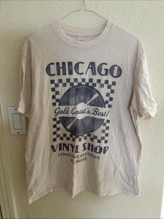 Abercrombie & Fitch Other - Abercrombie Chicago Vinyl Shop Graphic T-Shirt - Light Beige